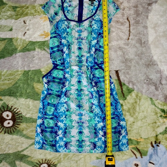 EUC Mossimo Patterned Dress - Picture 8 of 8